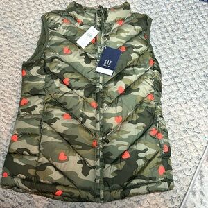 Gap Kids Girls Camo full Zip Vest W/Hearts Size XL-NWT